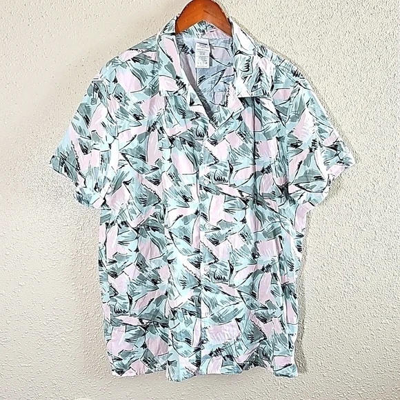 Stranger Things Short Sleeve Button-Down Shirt. - Picture 1 of 5